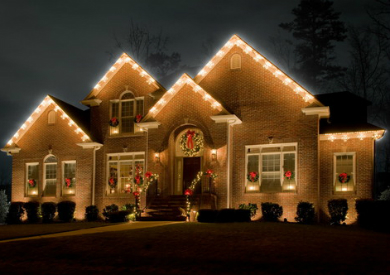 Here are some holiday lighting tips to help you make your holiday decor resplendent! Source: Houzz
